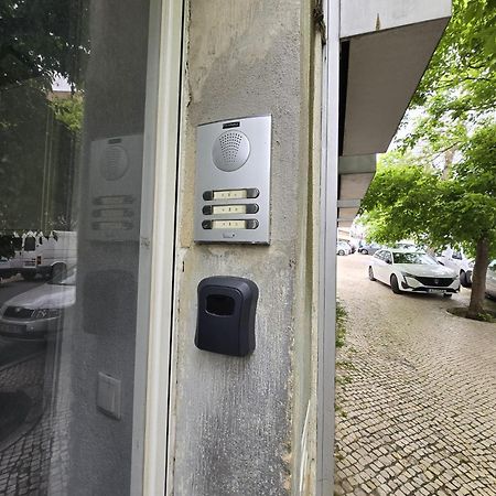Comfy 3 Bedroom Apartment Campo De Ourique Lisbon Luaran gambar