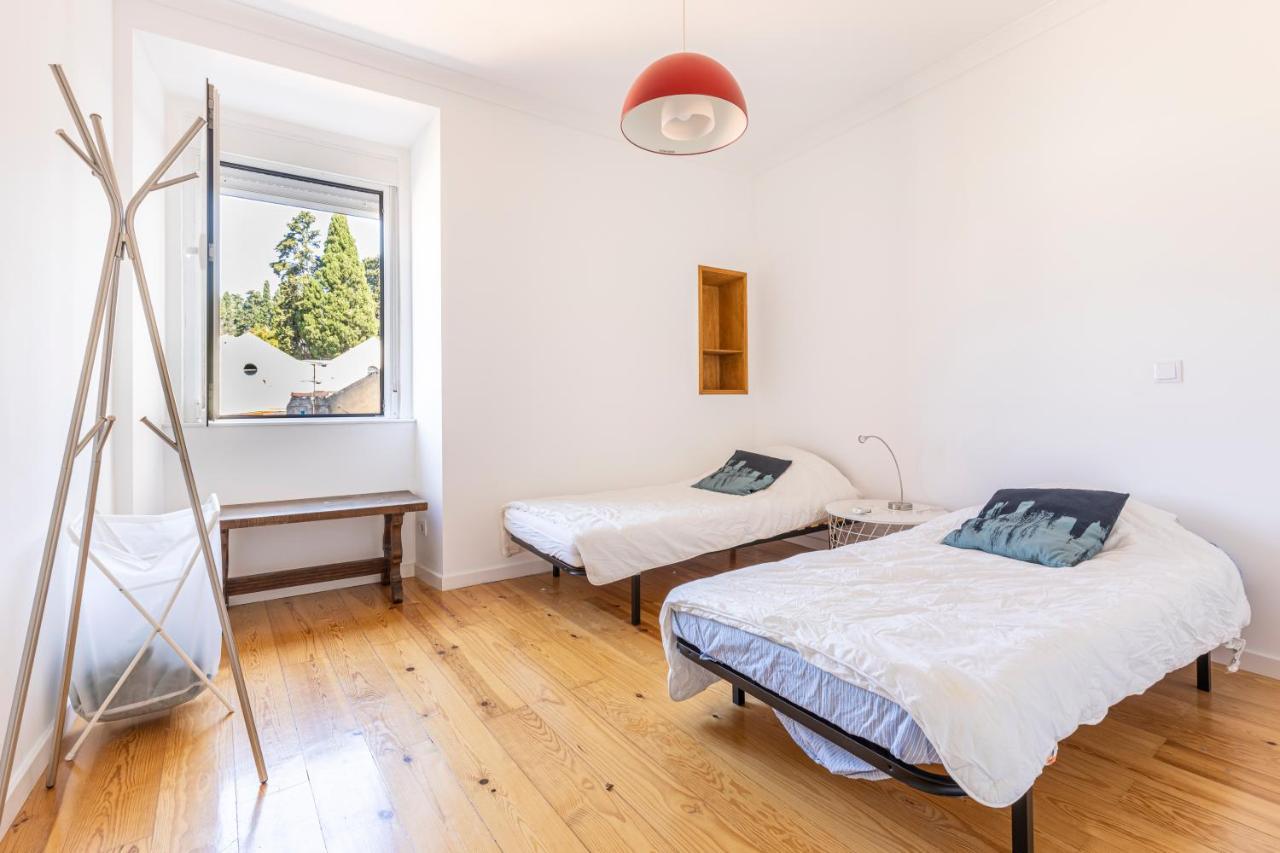 Comfy 3 Bedroom Apartment Campo De Ourique Lisbon Luaran gambar