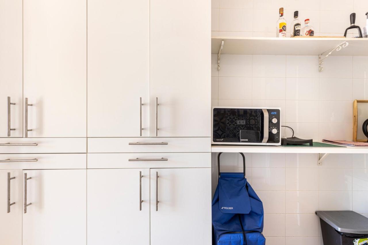 Comfy 3 Bedroom Apartment Campo De Ourique Lisbon Luaran gambar