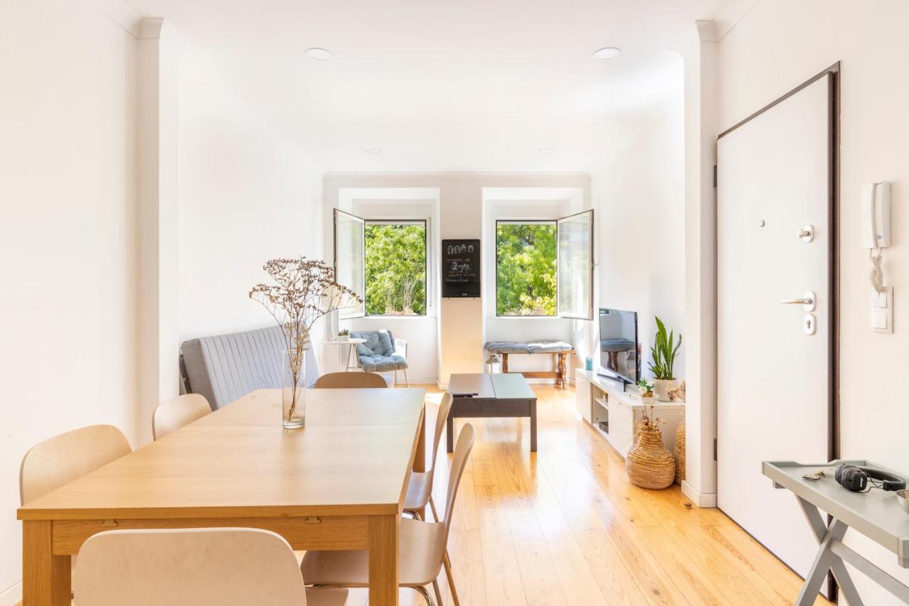 Comfy 3 Bedroom Apartment Campo De Ourique Lisbon Luaran gambar