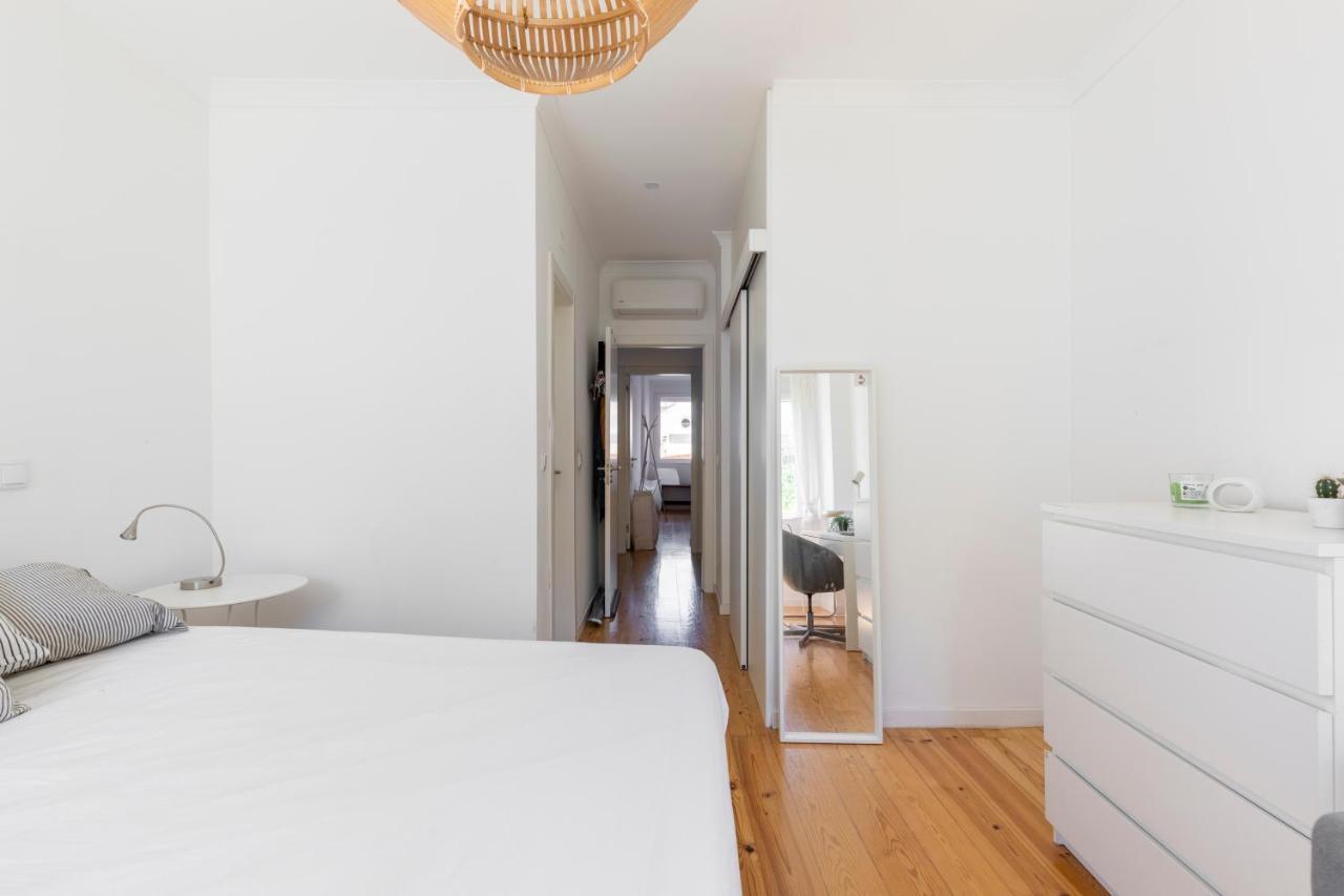 Comfy 3 Bedroom Apartment Campo De Ourique Lisbon Luaran gambar