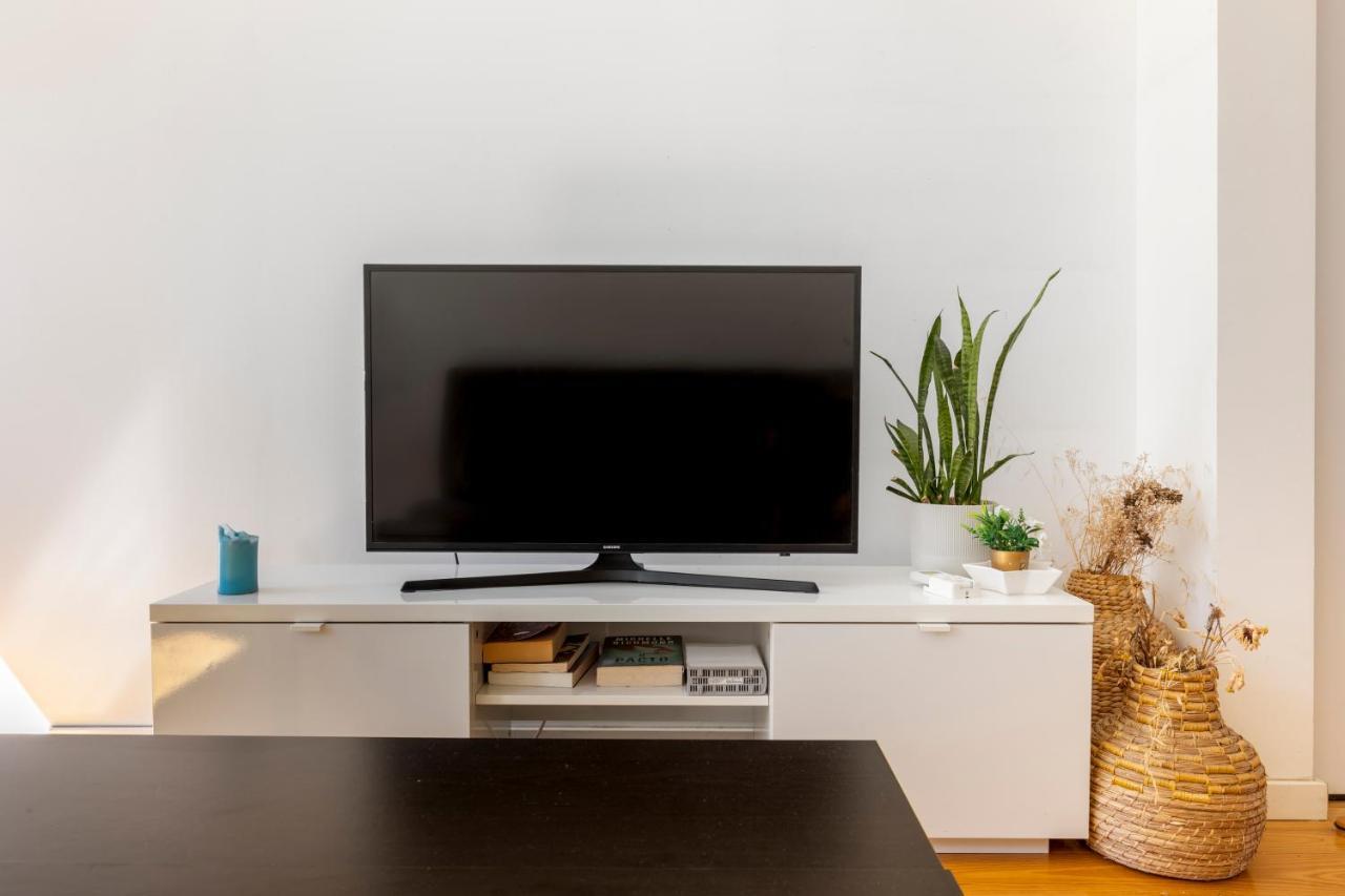 Comfy 3 Bedroom Apartment Campo De Ourique Lisbon Luaran gambar