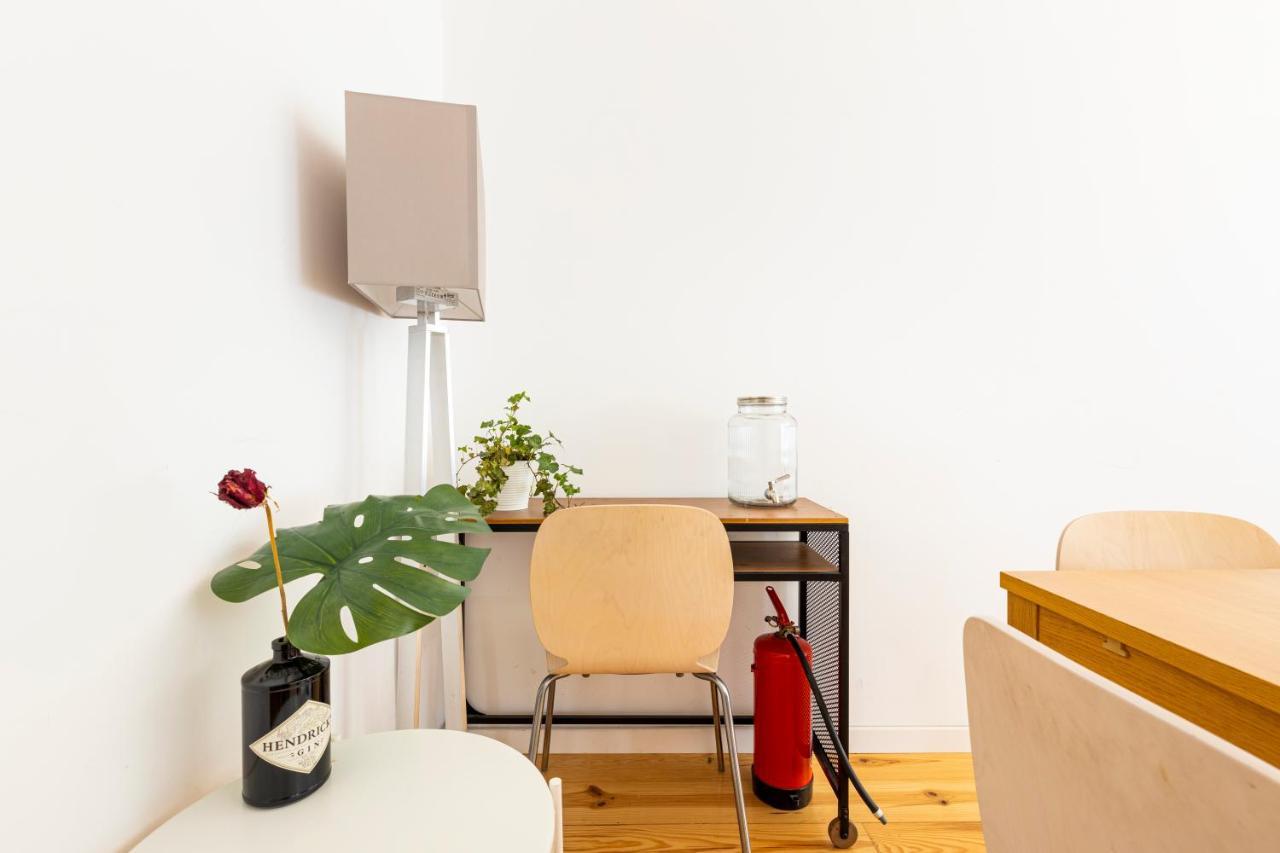Comfy 3 Bedroom Apartment Campo De Ourique Lisbon Luaran gambar