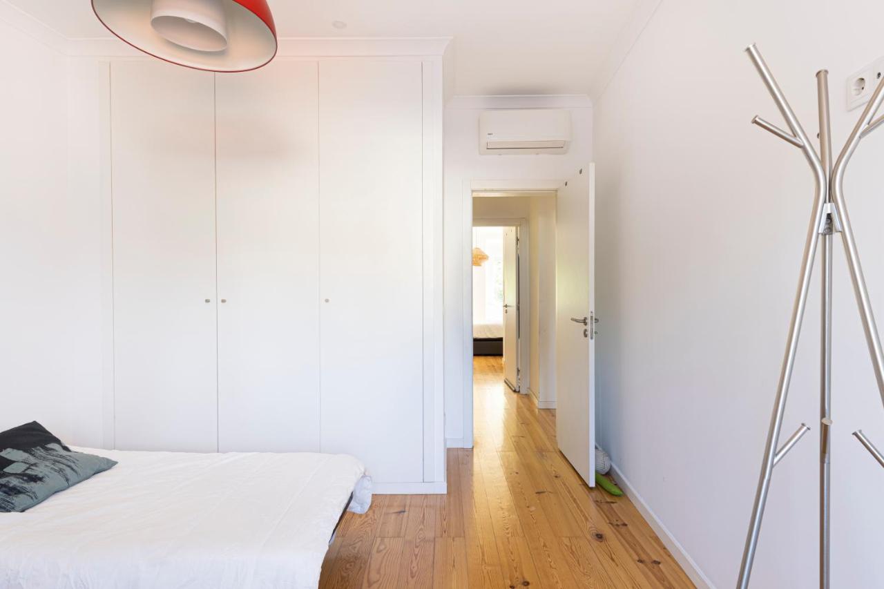 Comfy 3 Bedroom Apartment Campo De Ourique Lisbon Luaran gambar