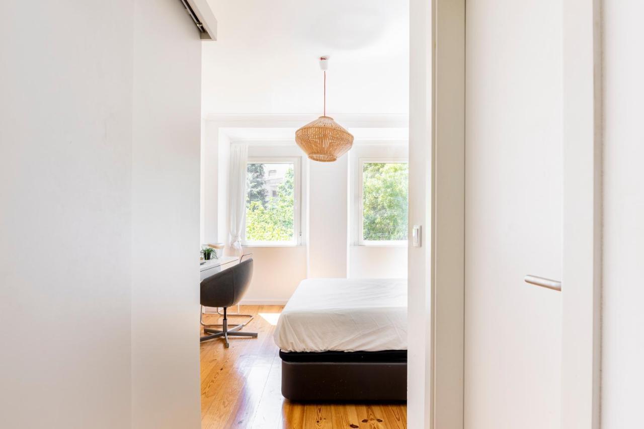Comfy 3 Bedroom Apartment Campo De Ourique Lisbon Luaran gambar