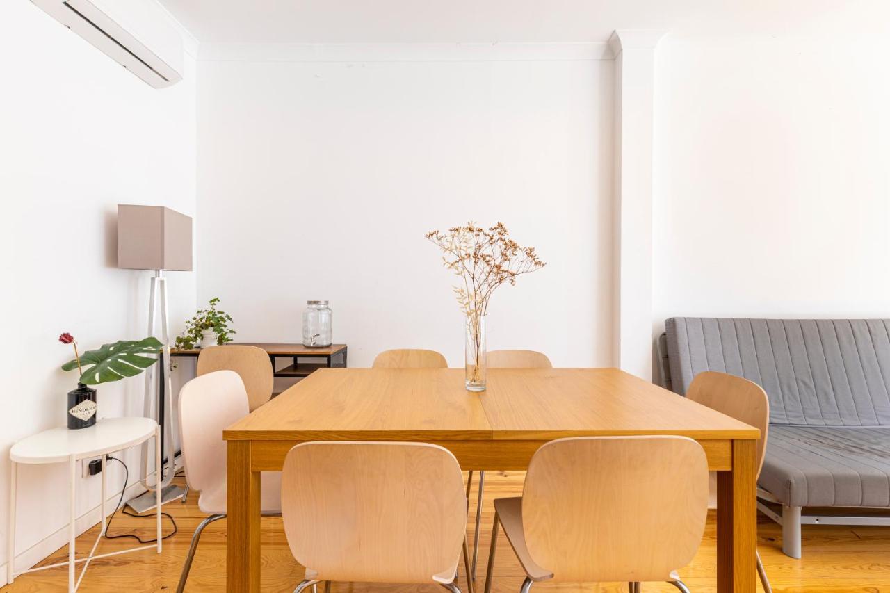 Comfy 3 Bedroom Apartment Campo De Ourique Lisbon Luaran gambar