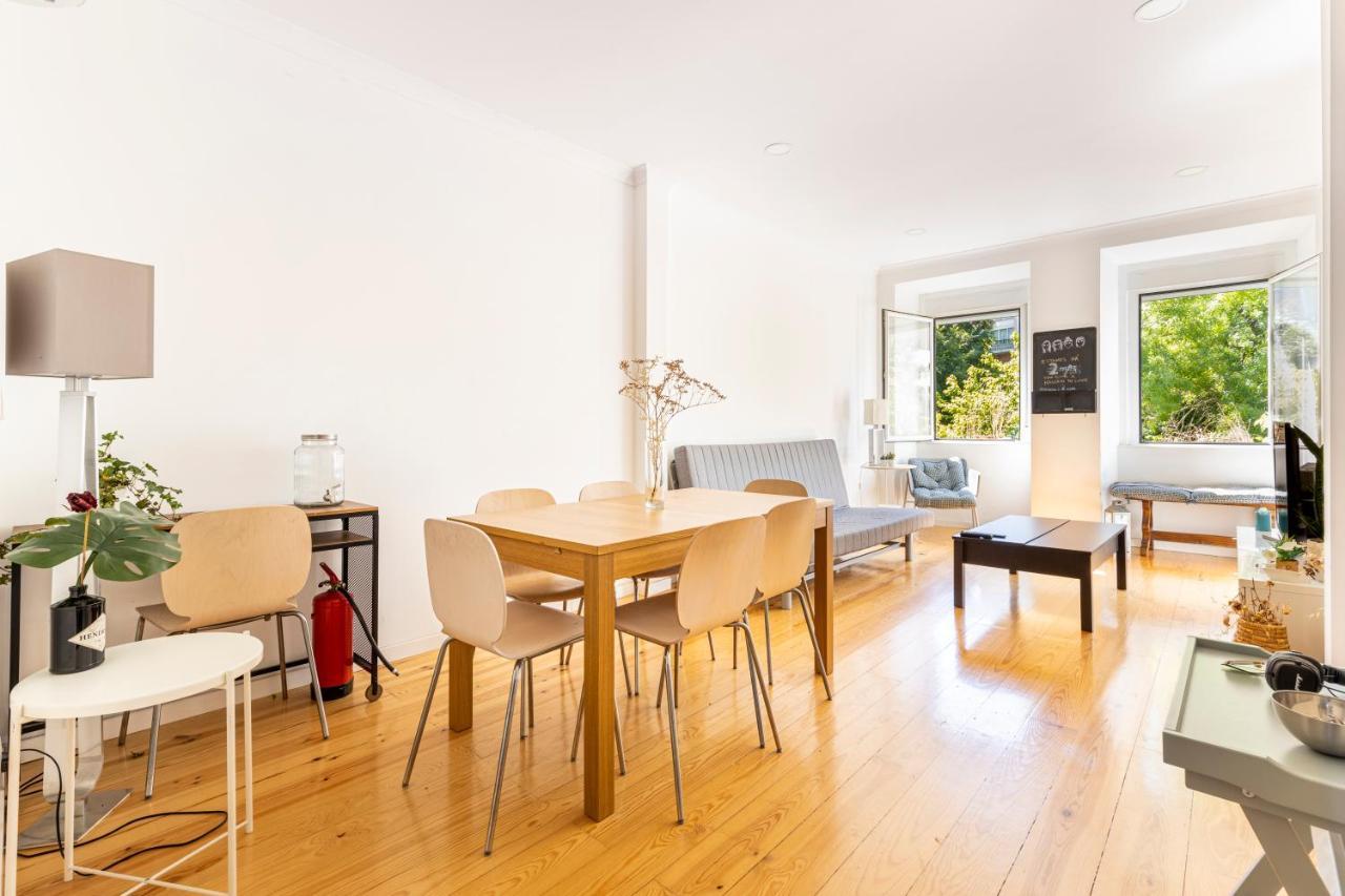 Comfy 3 Bedroom Apartment Campo De Ourique Lisbon Luaran gambar