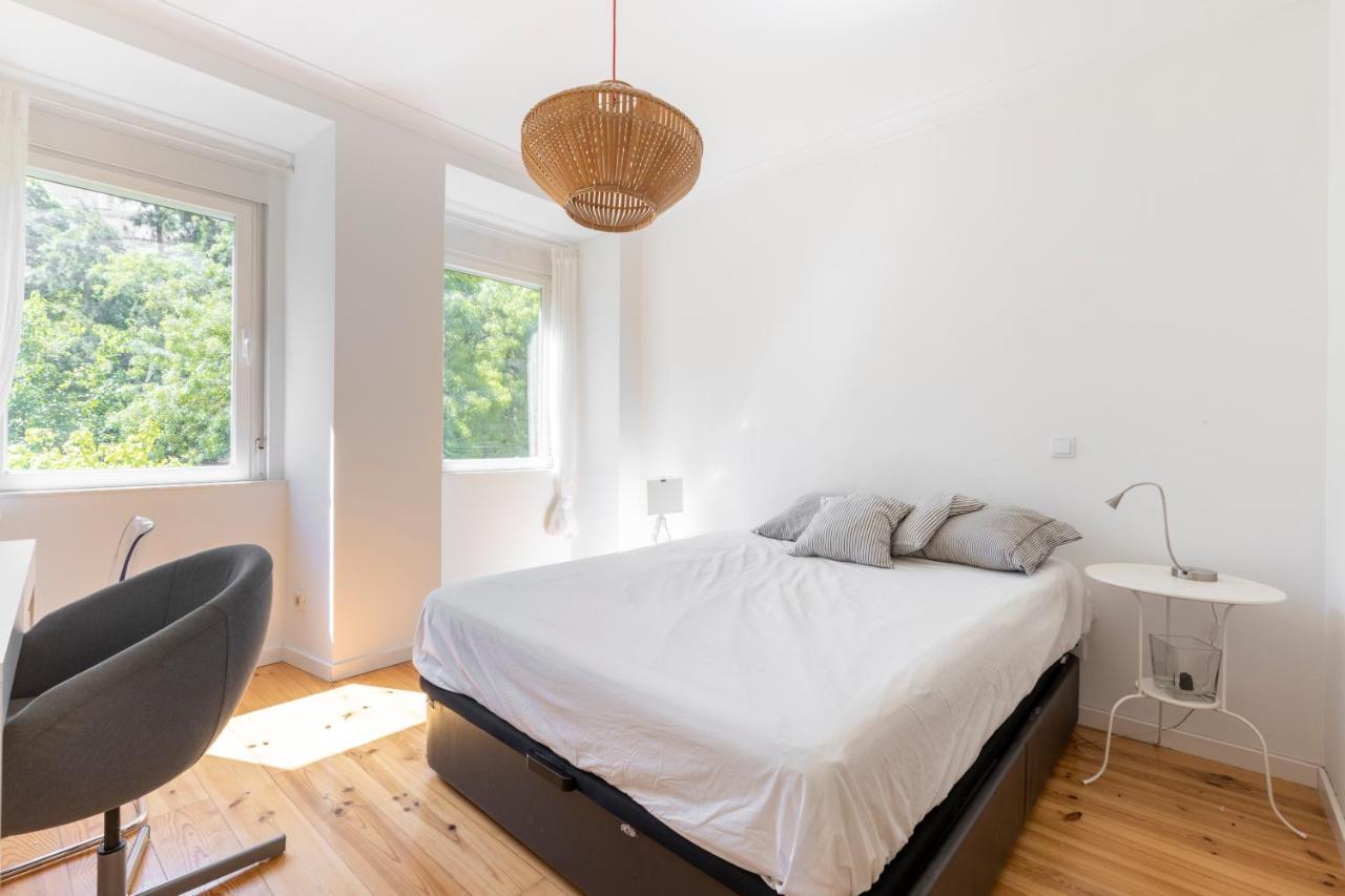 Comfy 3 Bedroom Apartment Campo De Ourique Lisbon Luaran gambar